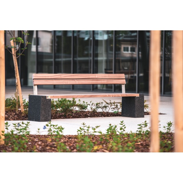 Klop Quadro 530 z naslonom