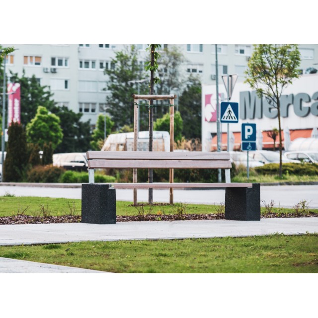 Klop Quadro 530 z naslonom