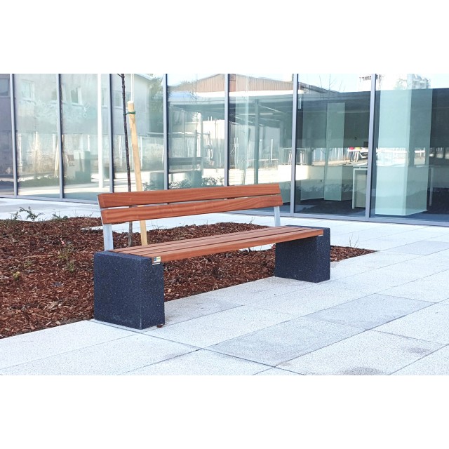 Klop Quadro 420 z naslonom