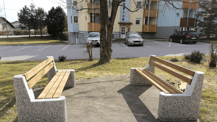 Klop Urbano z naslonom