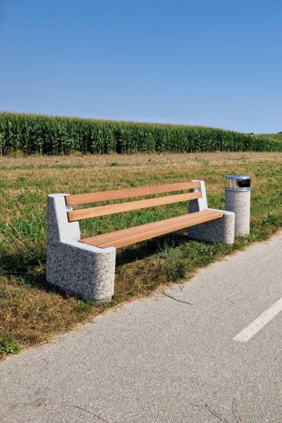 Klop Urbano z naslonom